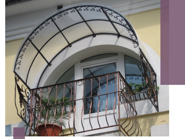 Козырьки над балконом в Партизанске — изготовление и монтаж